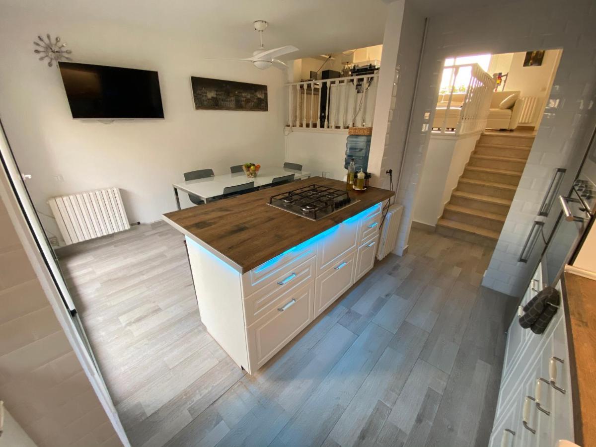 Casa En Masnou Junto A Playa Y Tren Villa Екстериор снимка