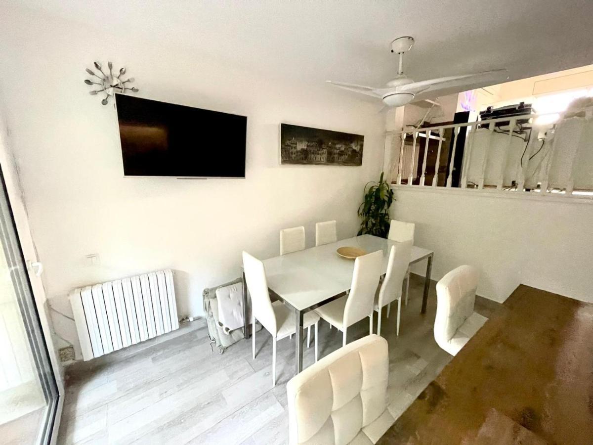 Casa En Masnou Junto A Playa Y Tren Villa Екстериор снимка