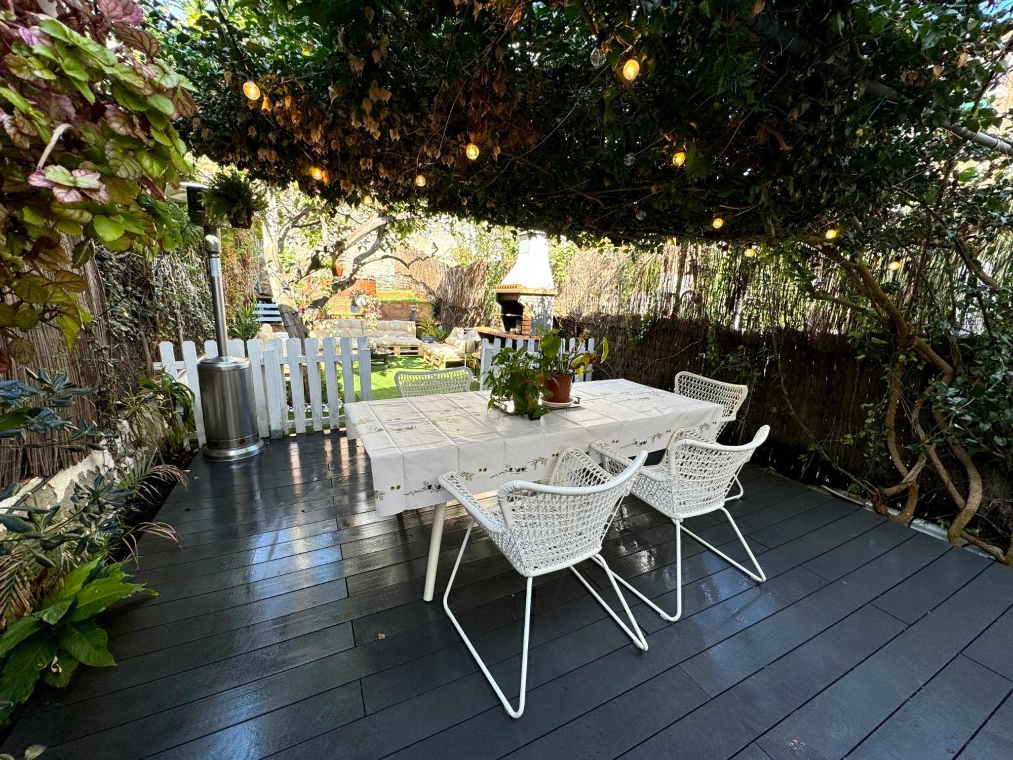 Casa En Masnou Junto A Playa Y Tren Villa Екстериор снимка