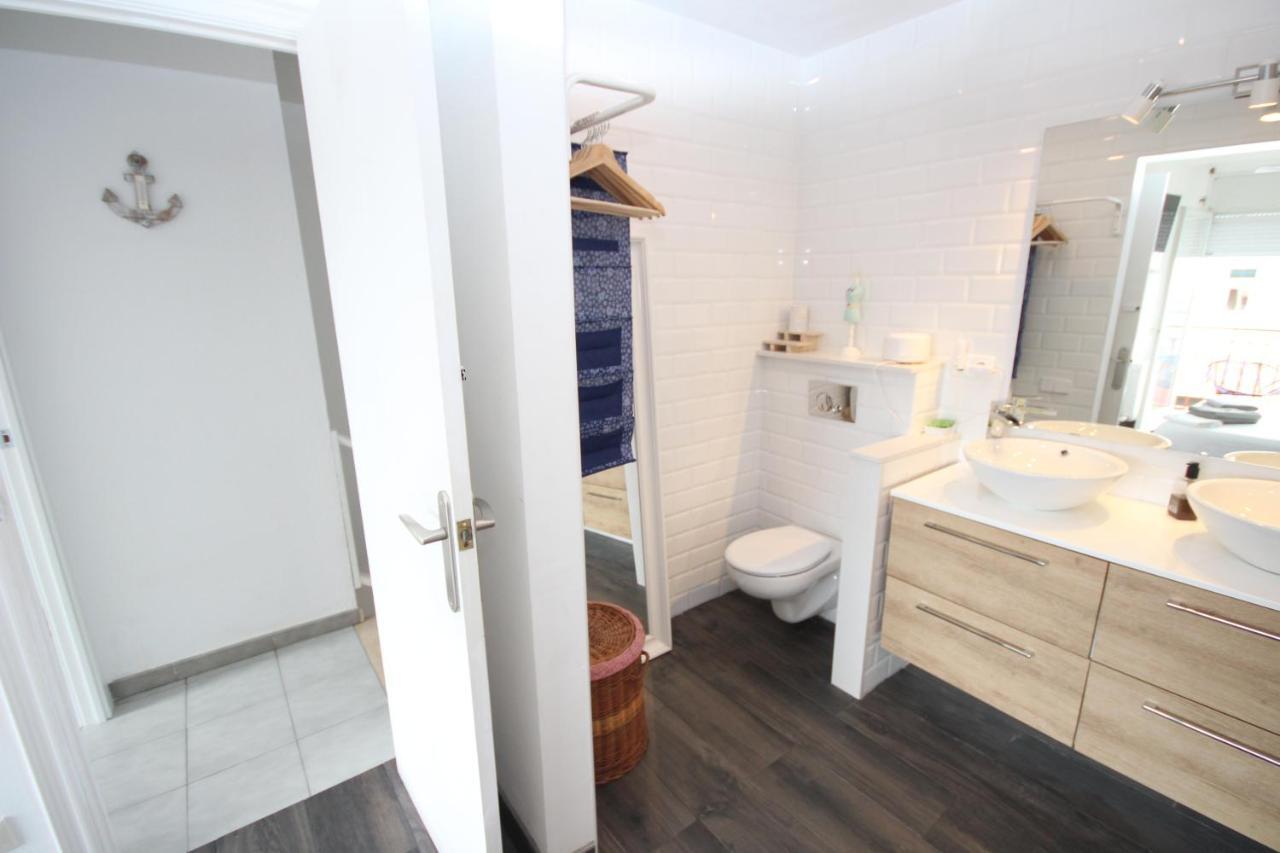 Casa En Masnou Junto A Playa Y Tren Villa Екстериор снимка