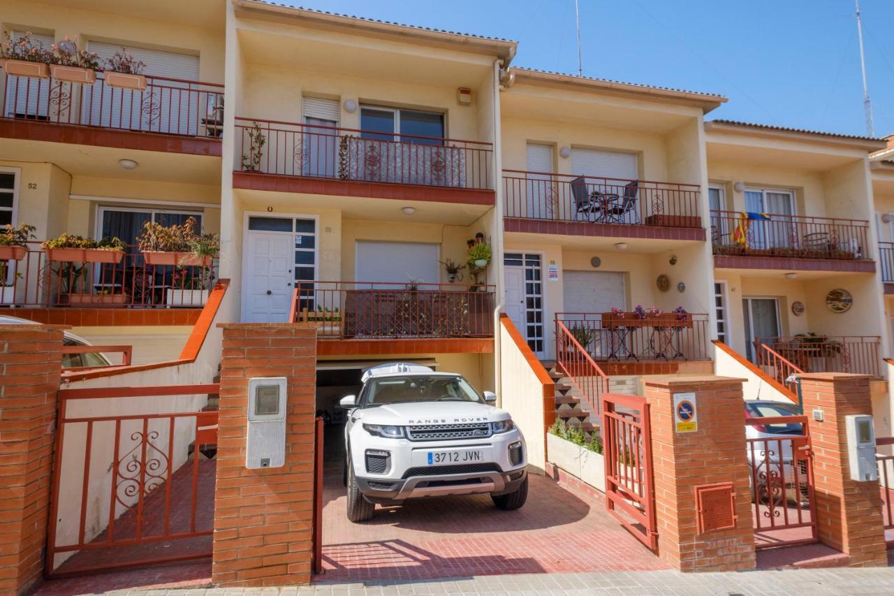Casa En Masnou Junto A Playa Y Tren Villa Екстериор снимка
