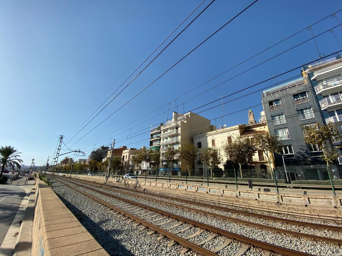 Casa En Masnou Junto A Playa Y Tren Villa Екстериор снимка